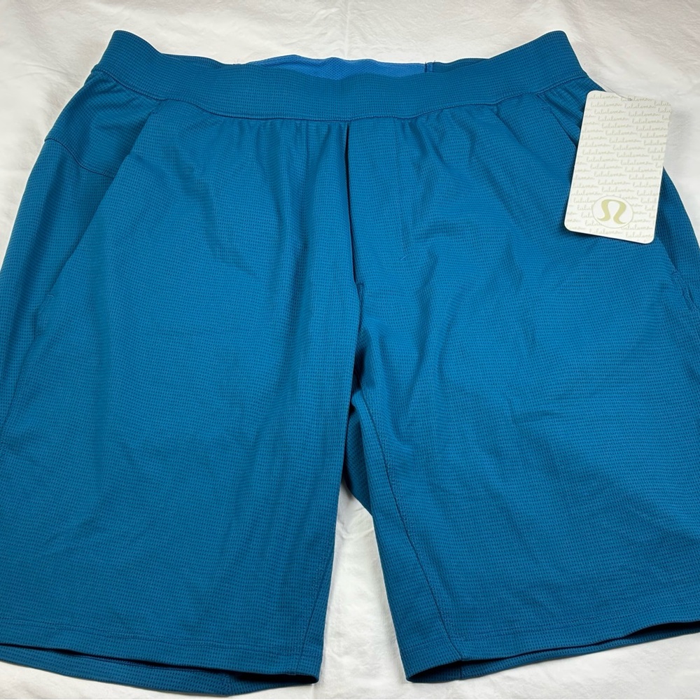 NWT lululemon athletica Warp Lite Men’s Athletic Shorts in Capri / Teal Medium